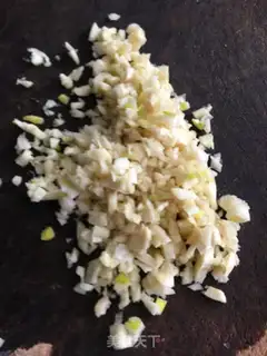Make Garlic dolls step 4