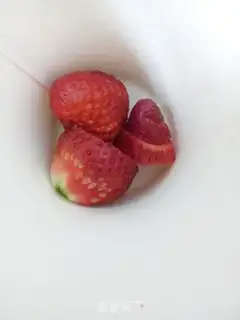 Make Strawberry juice step 0