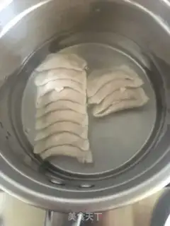 Make The sandfish pelts, the urchins step 2