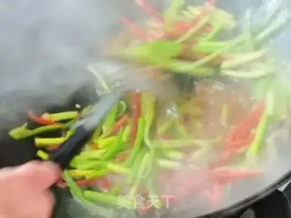 Make Garlic sprouts step 3