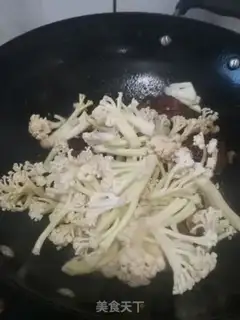 Make A pot of pepperoni step 5