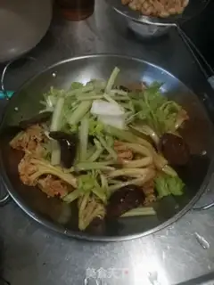 Make A pot of pepperoni step 7