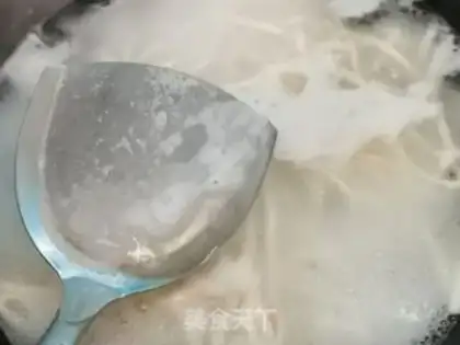 Make Meatball mushroom noodles step 1
