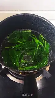 Make Spinach baked eggs step 1