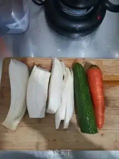 Make The apricot cucumbers step 0