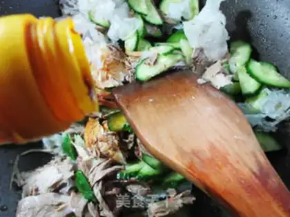 Make Silver-ear beef fried cucumber step 5