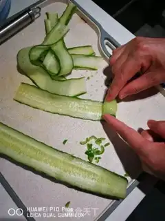 Make Pumpkin cucumber roll step 3