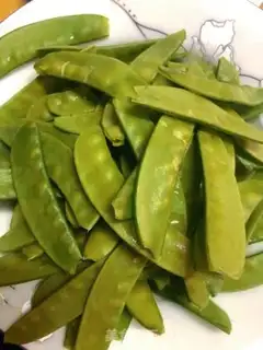 Make Garlic Dutch beans step 0