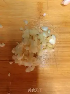 Make Garlic Dutch beans step 1