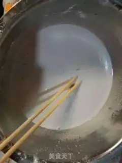 Make Hebei meat dumplings step 1