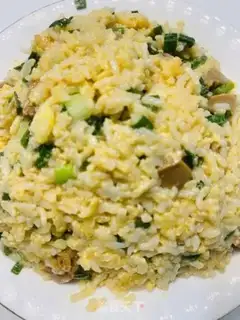 Make Abalone onion egg fried rice step 8
