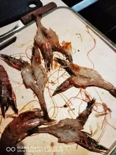 Make A garlic fan with a shrimp step 4
