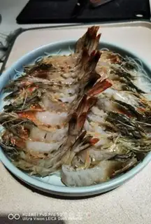 Make A garlic fan with a shrimp step 6