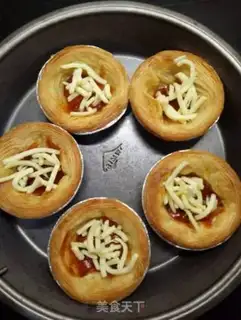 Make A mini pizza with an egg-skin step 3