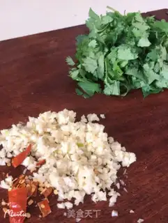 Make Hands on the cucumber step 3