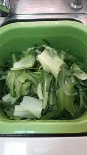 Make Garlic pastries step 1