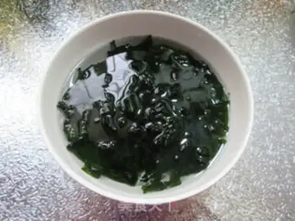 Make The dress and the omelet soup step 1