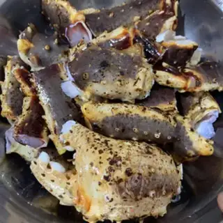 Make Cricket fried the crab leg step 1