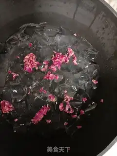 Make Rose raisins, red sugar step 3