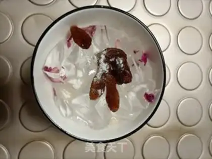 Make Rose raisins, red sugar step 4