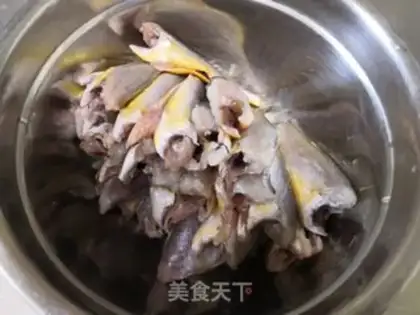 Make Blow up the yellowfish step 0