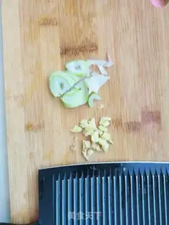 Make Saffron clams step 1