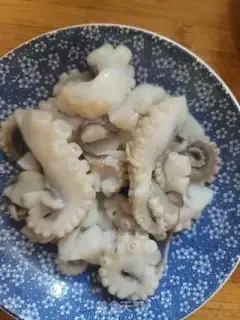 Make Sweet peas fried octopus step 1