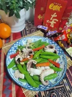 Make Sweet peas fried octopus step 11