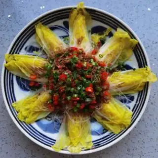 Make Garlic fan dolls step 13