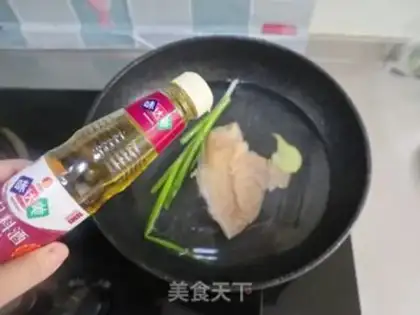 Make Spicy red-oiled chicken silk step 1