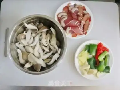Make Two pepper mushrooms for pork step 0