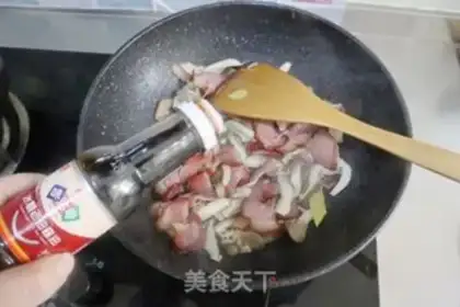 Make Two pepper mushrooms for pork step 4