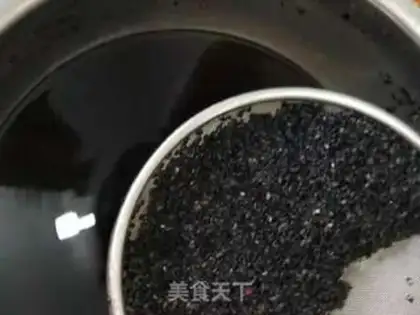 Make A hair with black sesame pills step 0