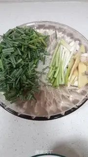 Make Onion fried chicken step 1
