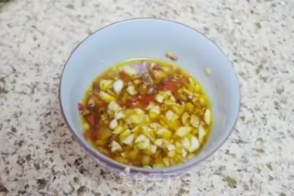 Make Garlic fan dolls step 4