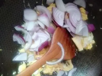 Make Onion wooded eggs step 6