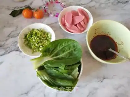 Make Carrot spicy noodles step 2