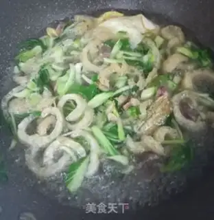 Make A green sausage egg noodles step 2