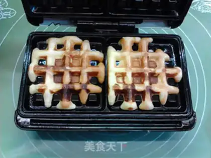 Make Taffy cheese and milk waffles step 9