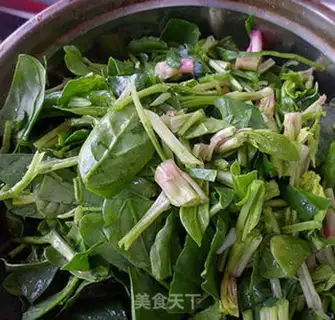 Make walnut spinach step 1