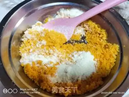 Make Salted egg and yellow-flowed soup step 2