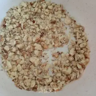 Make Nuts steamed eggs step 0