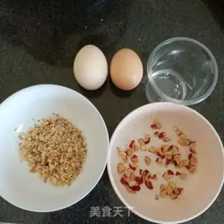 Make Nuts steamed eggs step 1