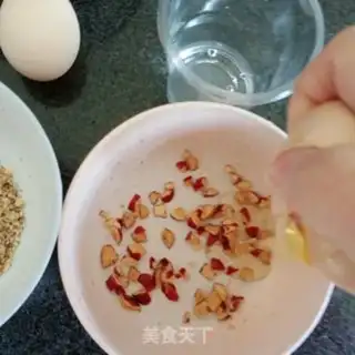 Make Nuts steamed eggs step 2