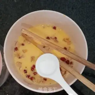 Make Nuts steamed eggs step 4