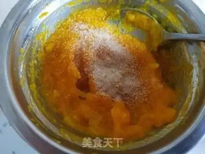 Make Pumpkin red sugar triangle step 1