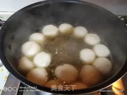 Make Salted egg and yellow-flowed soup step 10