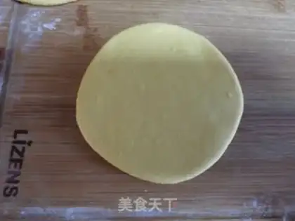Make Pumpkin red sugar triangle step 5