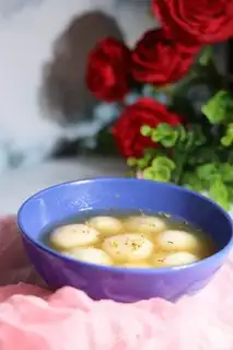 Make Salted egg and yellow-flowed soup step 11