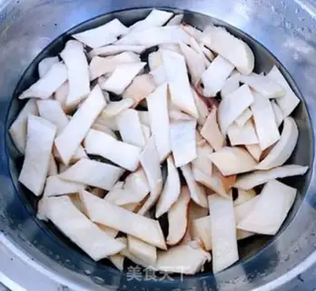 Make Weenie cucumber fried abalone step 3